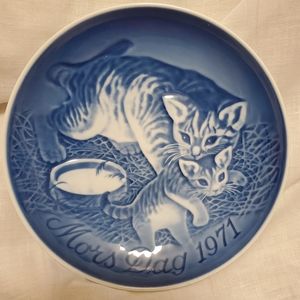 Bing and Grondahl for Royal Copenhagen Mother's Day 1971 Cat Kitten 6"  Plate